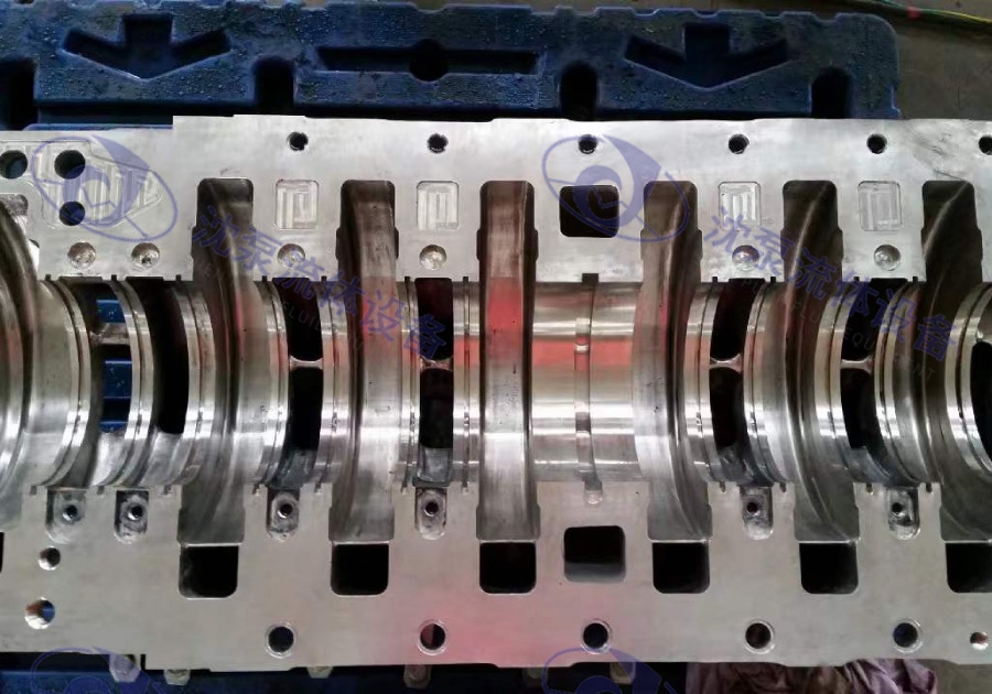 泵中分剖開上內(nèi)殼體